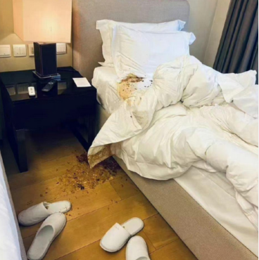 上海酒店：旅客住宿时将床单吐满秽物玩消失